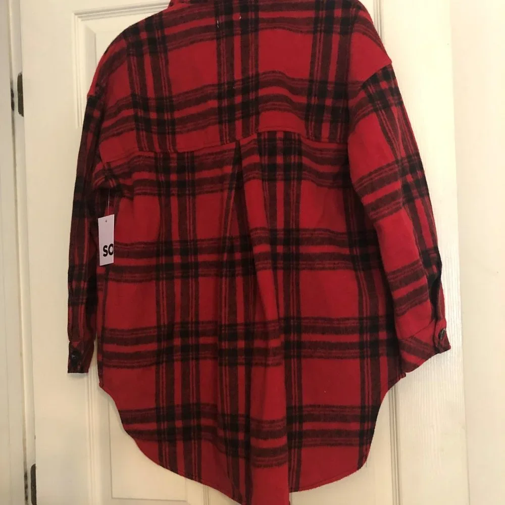 Red Shacket - Picture 2 of 3